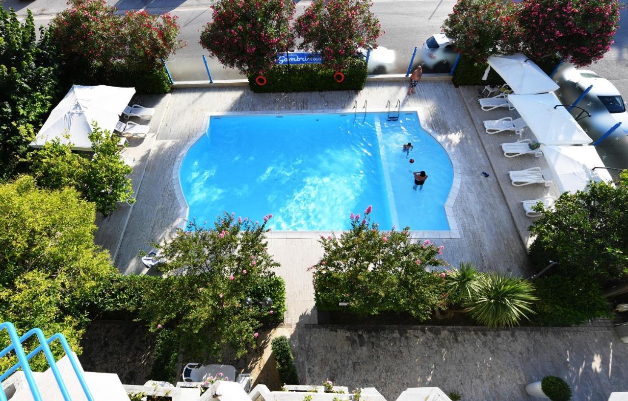Residence Gambrinus Giulianova Bagian luar foto