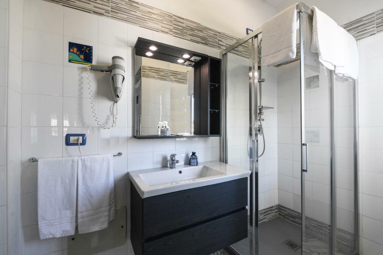 Residence Gambrinus Giulianova Bagian luar foto