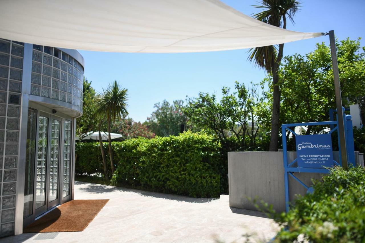 Residence Gambrinus Giulianova Bagian luar foto