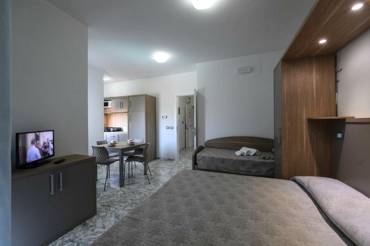 Residence Gambrinus Giulianova Bagian luar foto