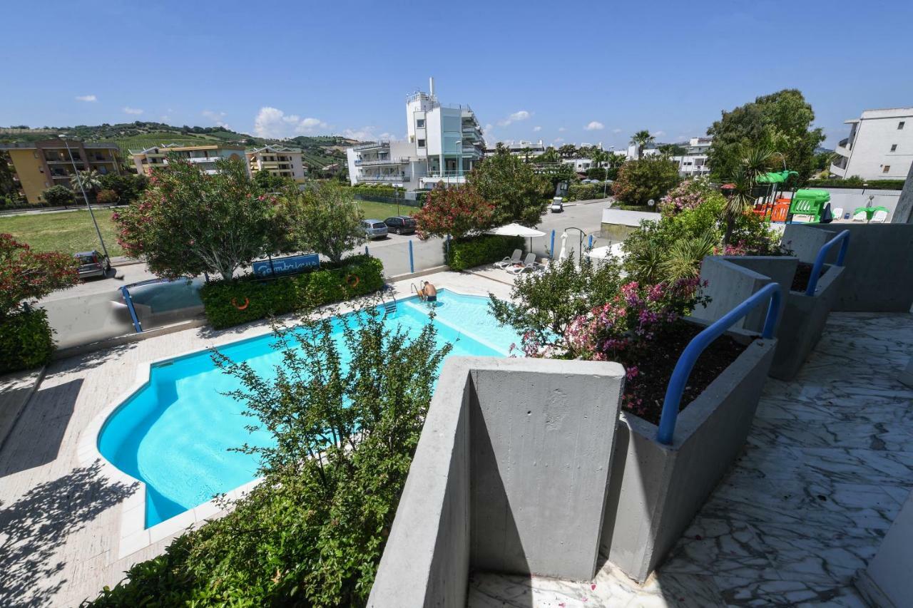 Residence Gambrinus Giulianova Bagian luar foto