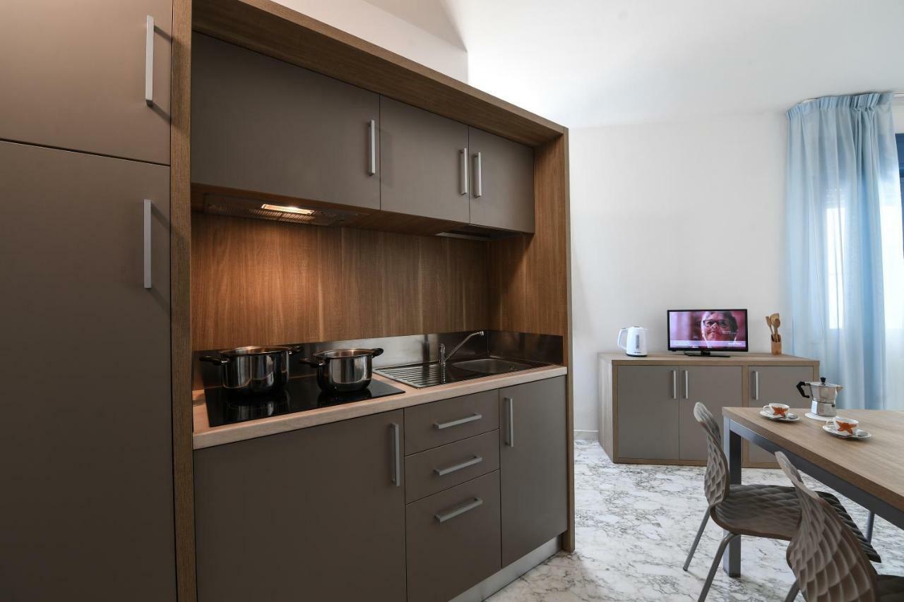Residence Gambrinus Giulianova Bagian luar foto