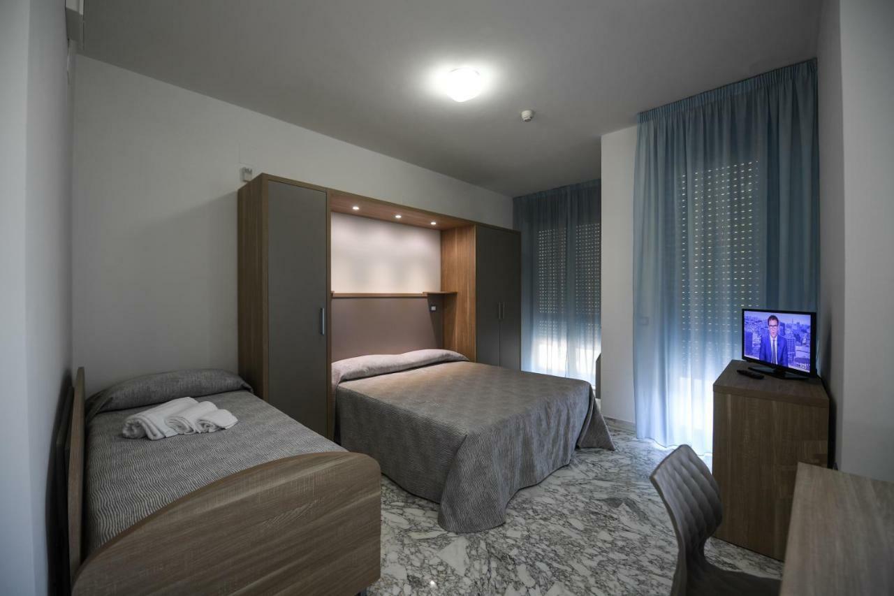 Residence Gambrinus Giulianova Bagian luar foto