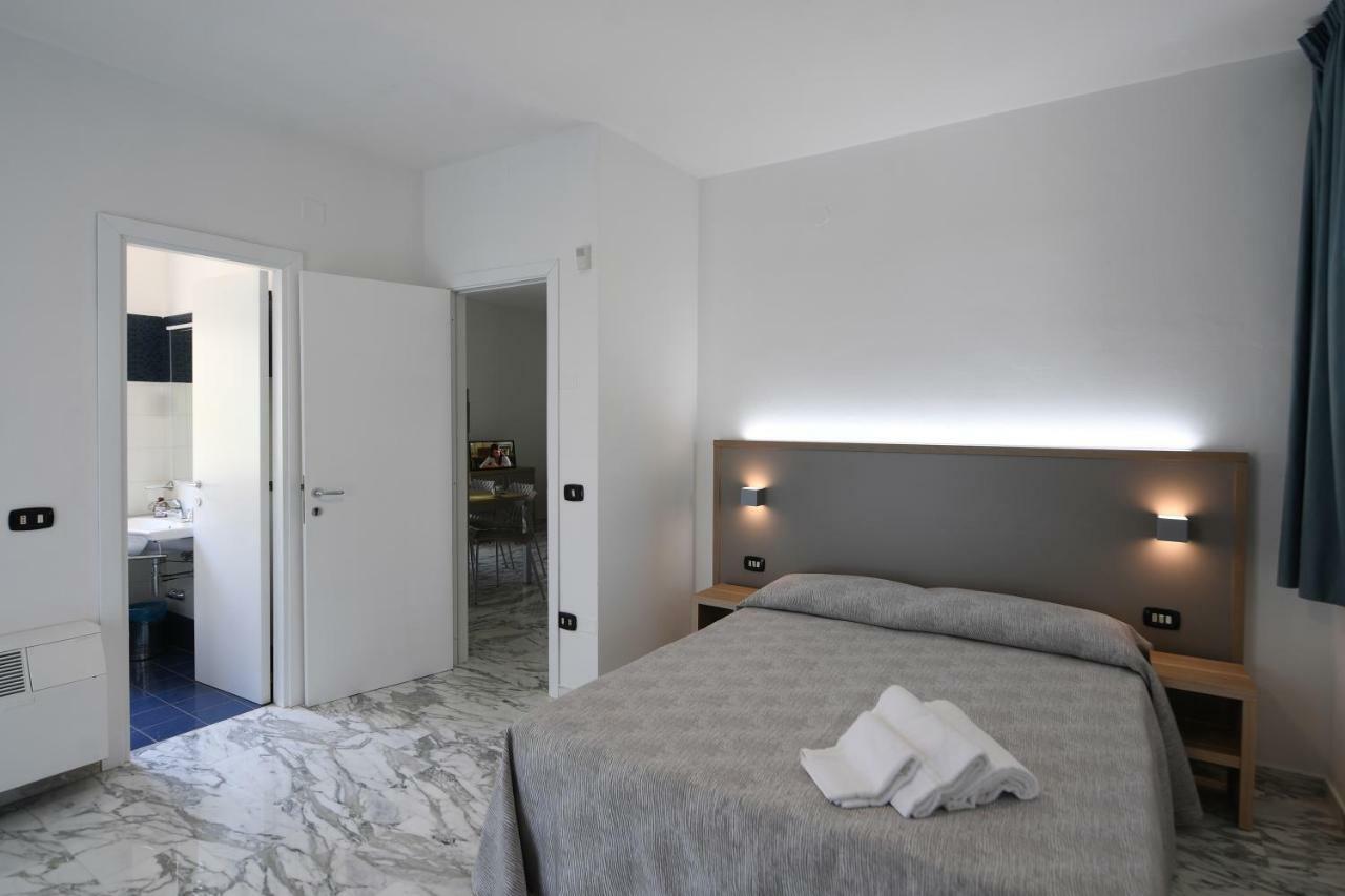 Residence Gambrinus Giulianova Bagian luar foto