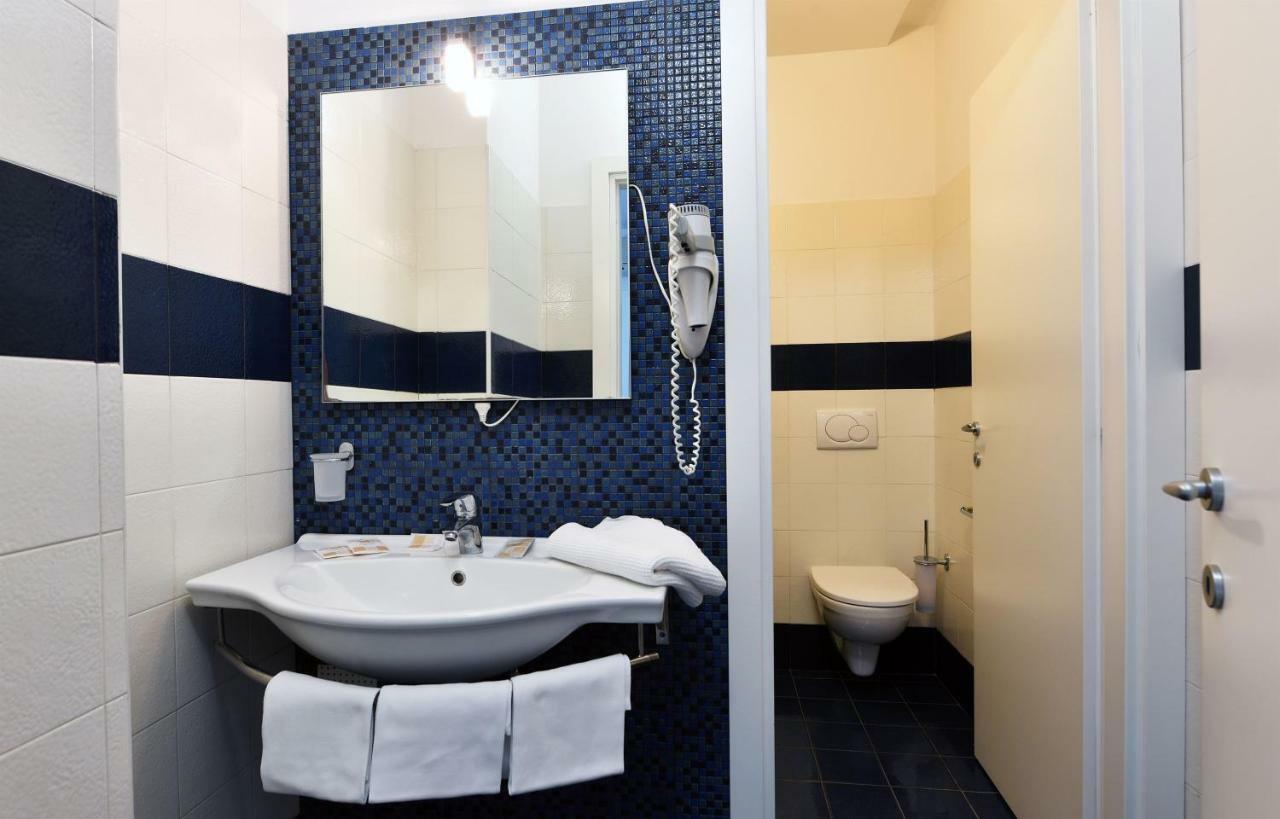 Residence Gambrinus Giulianova Bagian luar foto