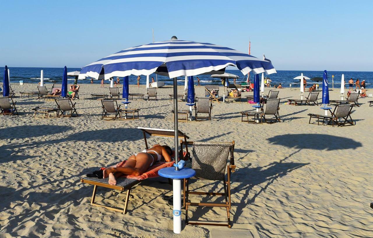 Residence Gambrinus Giulianova Bagian luar foto