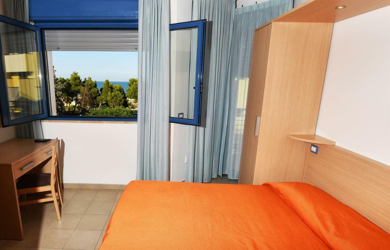 Residence Gambrinus Giulianova Bagian luar foto