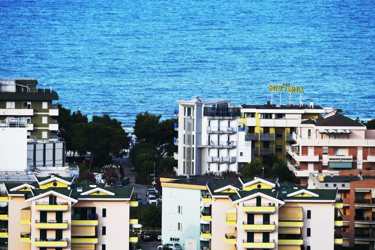 Residence Gambrinus Giulianova Bagian luar foto