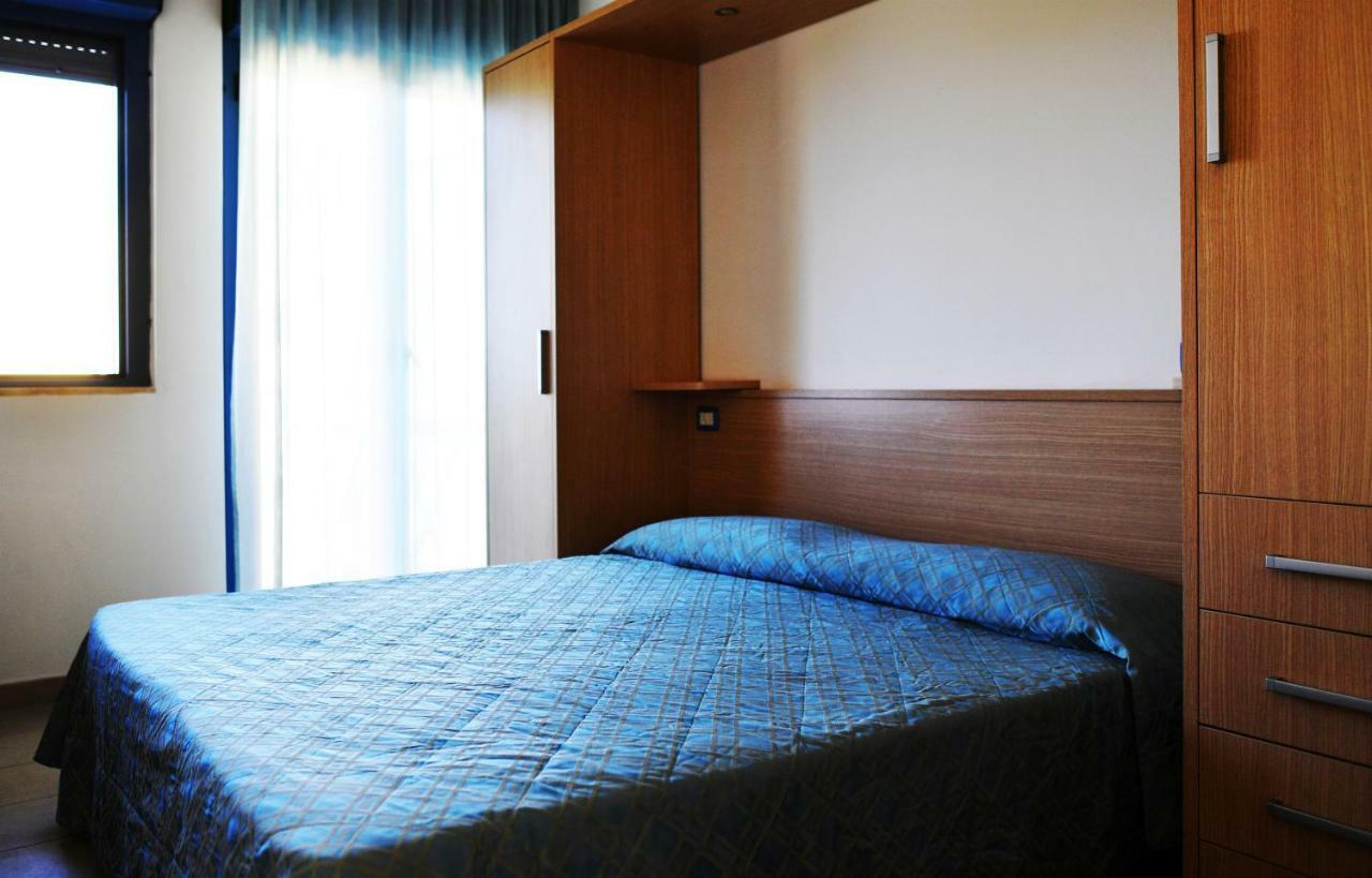 Residence Gambrinus Giulianova Bagian luar foto
