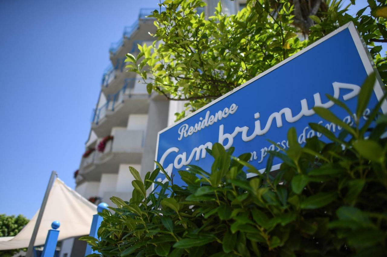 Residence Gambrinus Giulianova Bagian luar foto